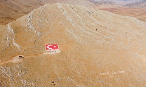 Çal Dağı Türk Bayrağı