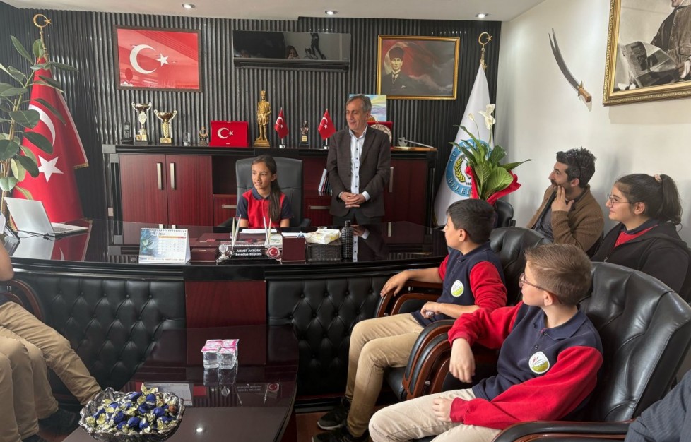 BAŞKAN AKTÜRK KOLTUĞUNU DEVRETTİ...