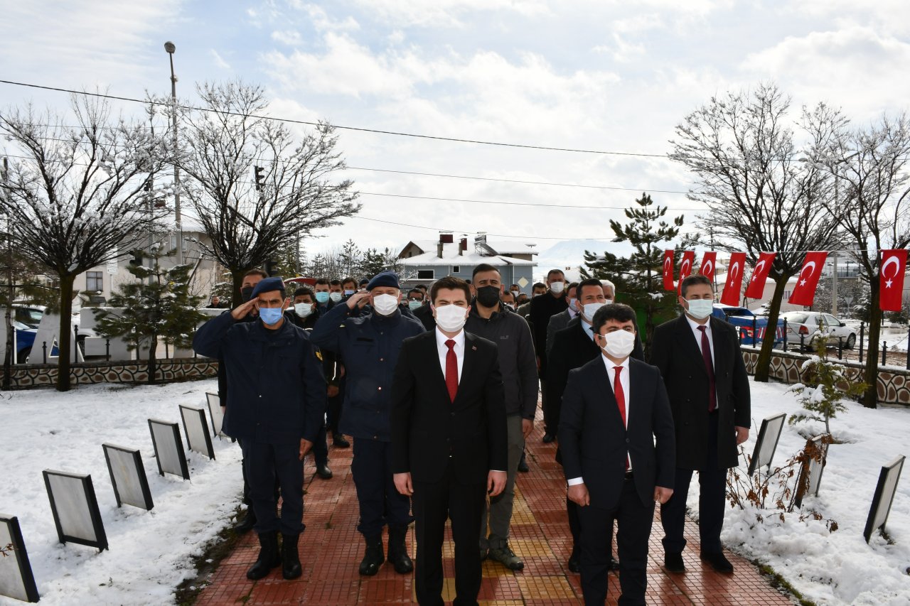 18 MART ÇANAKKALE ZAFERİ ÇELENK TÖRENİ