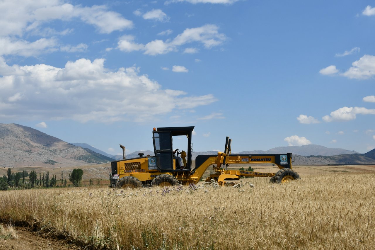 ARAZİ YOLU AÇMA ÇALIŞMALARIMIZ